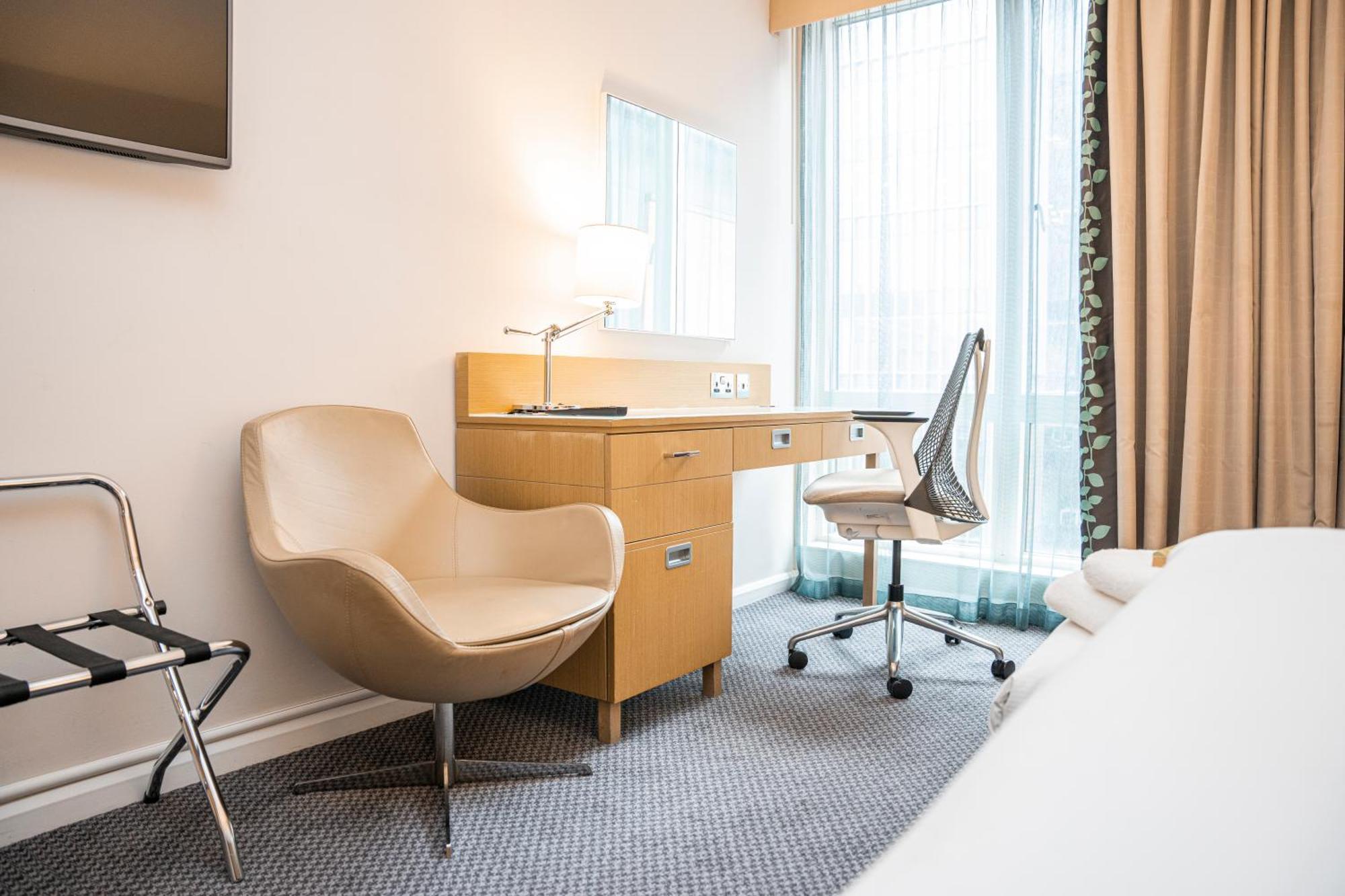 Hotel Hilton Garden Brindley Place 4*